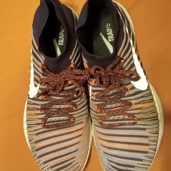 Nike training shoes - Picture 3 of 4